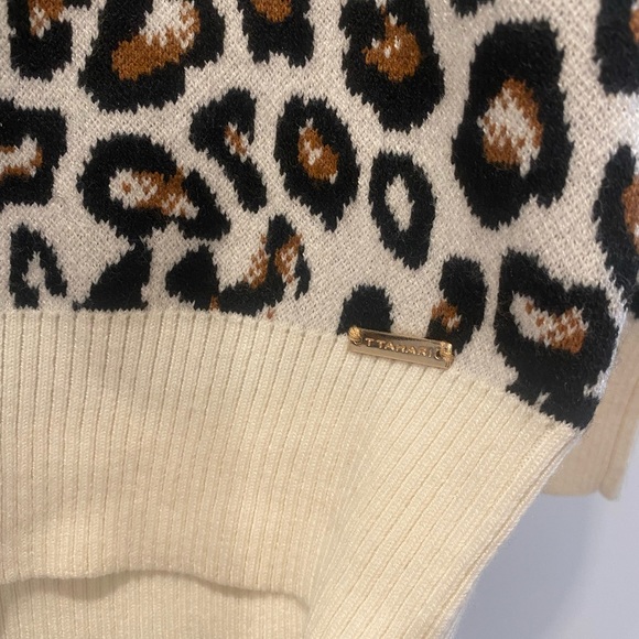 Sweater - Picture 3 of 4